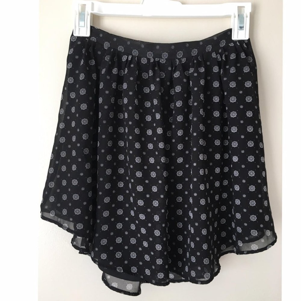 H&M Black Flowy Mini Skirt